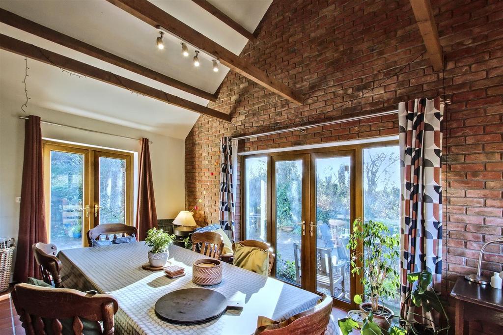 Sun room/dining room