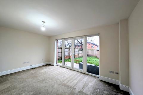 4 bedroom house to rent, Hepworth Gardens, Wakefield, West Yorkshire, WF1