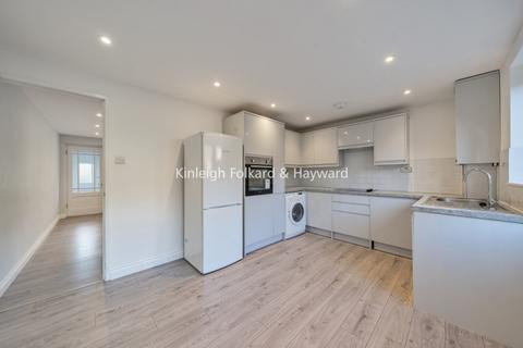 3 bedroom house to rent, Ropemaker Road London SE16