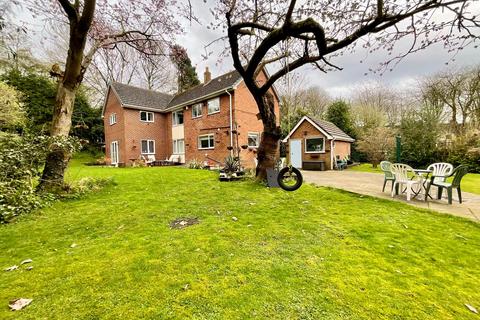 5 bedroom detached house for sale, Broadmine Street, Stoke-On-Trent, ST4