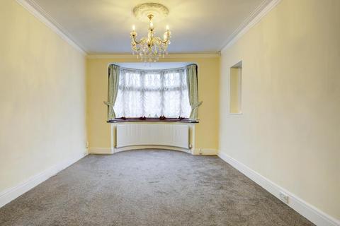 3 bedroom detached house for sale, Hall Park Road, Essex RM14