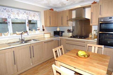 4 bedroom terraced house for sale, Oxford Street, Pontycymer, Bridgend. CF32 8DG