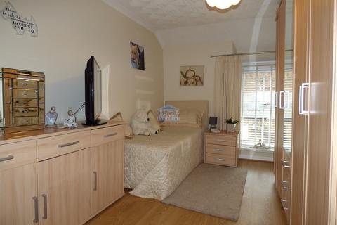 4 bedroom terraced house for sale, Oxford Street, Pontycymer, Bridgend. CF32 8DG