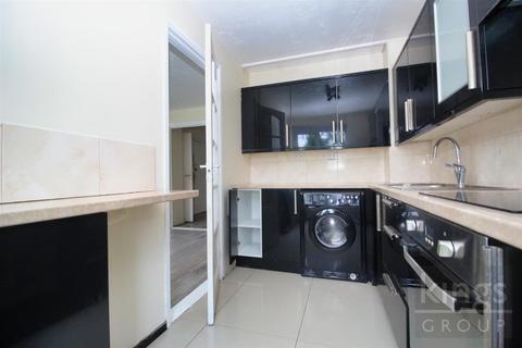 36 King Arthur Court, Cheshunt, Waltham Cross, EN8 8EH