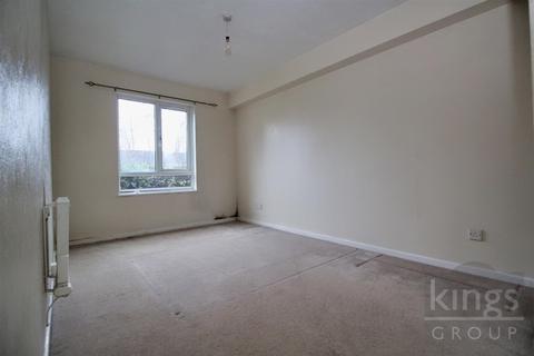 36 King Arthur Court, Cheshunt, Waltham Cross, EN8 8EH
