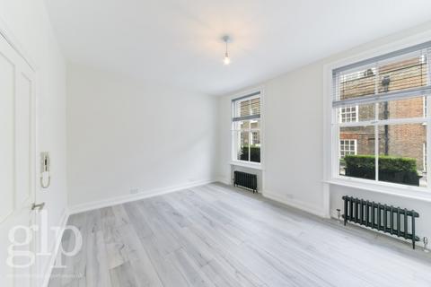 Studio to rent, Monmouth Street, WC2H