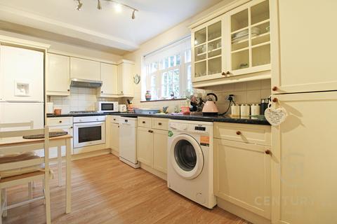 2 bedroom flat to rent, Wimbledon Park Side, LONDON SW19