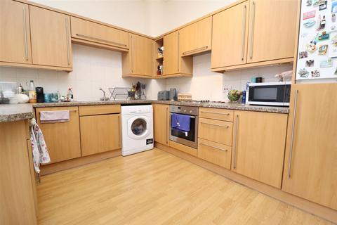 1 bedroom apartment to rent, St. Georges Square, London, E14