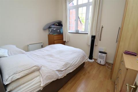 1 bedroom apartment to rent, St. Georges Square, London, E14