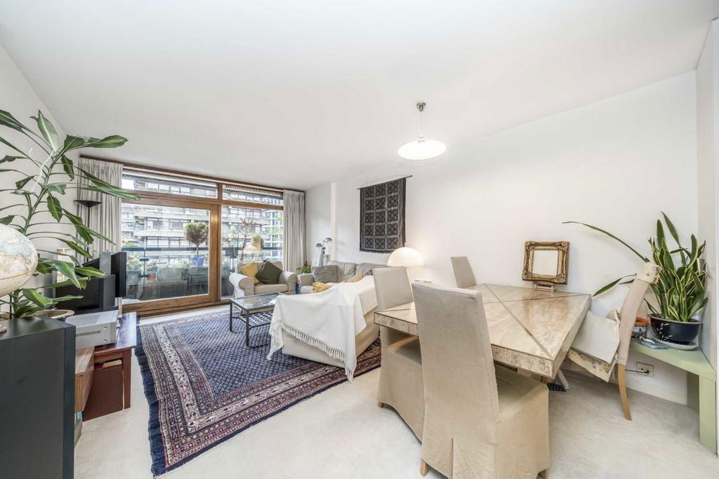 Defoe House, London EC2Y 2 bed flat - £999,950