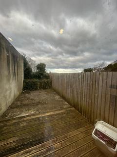 2 bedroom terraced house to rent, Castle Street, Loughor SA4