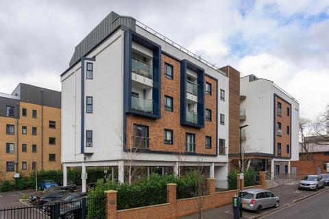 1 bedroom flat to rent, Grove House, TW7 4FQ