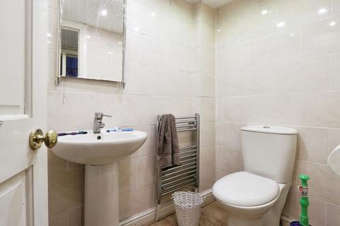273 Cottingham Road, Hull, HU5 4AT