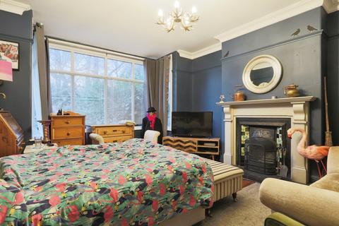 273 Cottingham Road, Hull, HU5 4AT