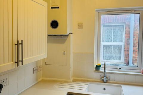 2 bedroom flat to rent, Tottenham, N17