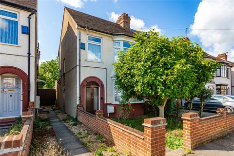 3 bedroom end of terrace house for sale, Norwood Avenue, Romford, RM7