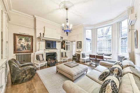 3 bedroom maisonette to rent, Mayfair, London W1K