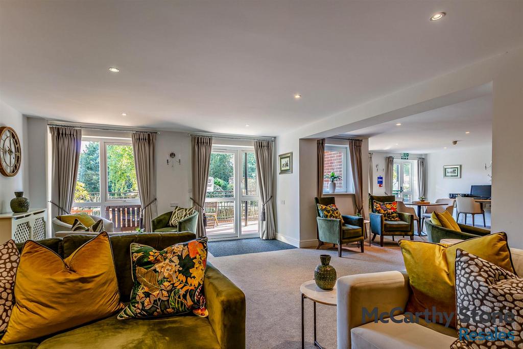Homeowners Lounge