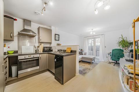 1 bedroom flat for sale, Beech House, 303 Molesey Road, Hersham, KT12