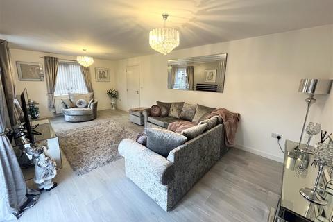 4 bedroom detached house for sale, Mallard Place, Sandbach CW11