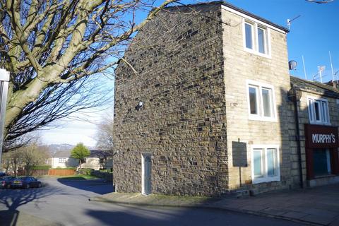 3 bedroom townhouse for sale, The Green, Idle Village. Bradford.