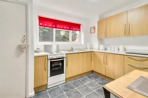 2 bedroom flat for sale, The Boulevard, Worthing