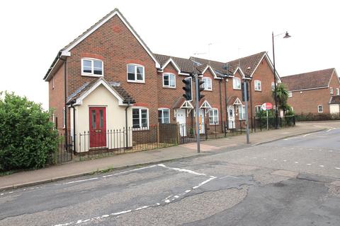 3 bedroom end of terrace house to rent, The Street, Acle NR13