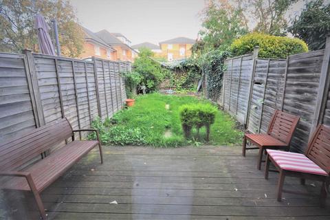 2 bedroom terraced house to rent, Swynford Gardens, Hendon NW4