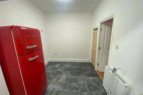 2 bedroom house to rent, Ilford IG1