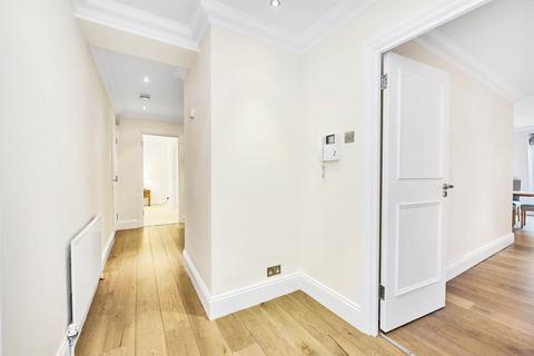 3 bedroom penthouse to rent, Bramham Gardens, SW5