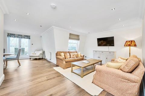 3 bedroom penthouse to rent, Bramham Gardens, SW5