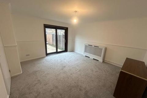 3 bedroom terraced house to rent, Love Lane, Lye, Stourbridge