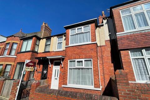 3 bedroom townhouse for sale, Ashville Avenue, Scarborough YO12