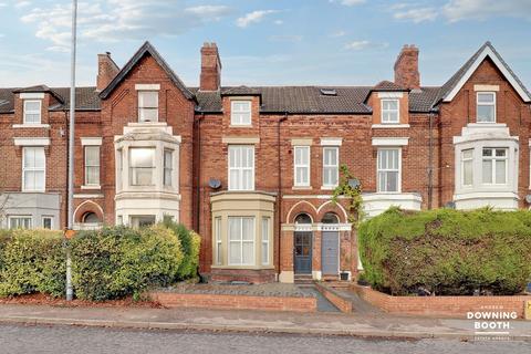 4 bedroom terraced house for sale, Trent Valley Road, Lichfield WS13