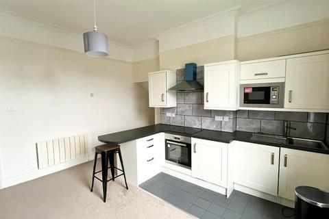 1 bedroom flat to rent, Wrotham Road, Meopham