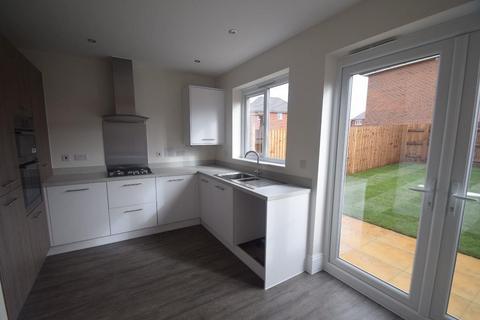 3 bedroom terraced house to rent, George Wynn Way, Priorslee, Telford