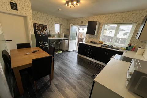 15 Davis Road, Askern, Doncaster, DN6 0QJ
