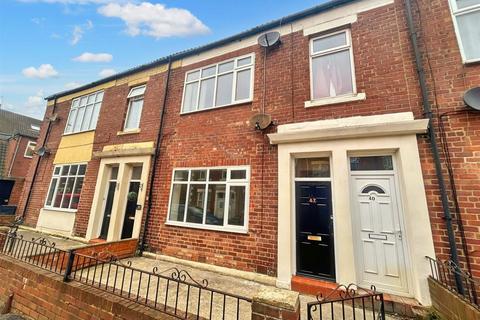 2 bedroom apartment to rent, Hopper Street West, North Shields