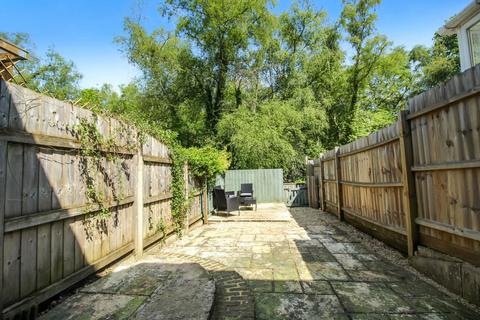 92 Avon Drive, Alderbury, Salisbury, SP5 3TH