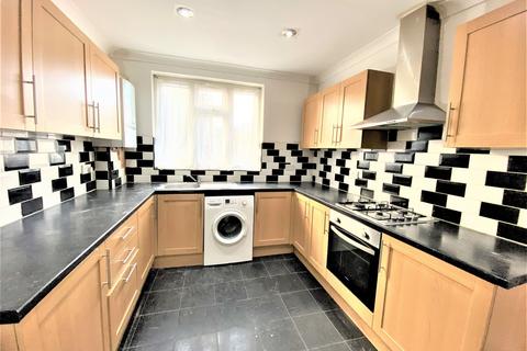 3 bedroom terraced house to rent, Suffolk Street, London, E7