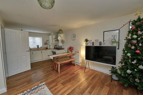 3 bedroom terraced house for sale, Jubilee Drive, Fleet GU52