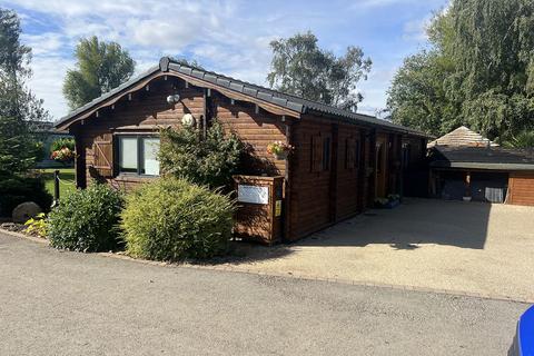 3 bedroom log cabin for sale, Merlin Point, Tattershall Lakes Country Park, Sleaford Road, Tattershall LN4