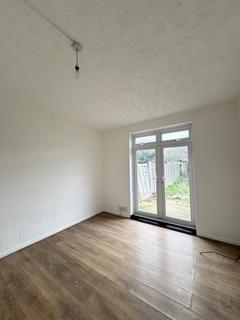 3 bedroom terraced house to rent, Bushgrove Road, Dagenham RM8