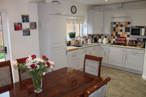 4 bedroom detached house for sale, Cheshire Rise, Bletchley MK3