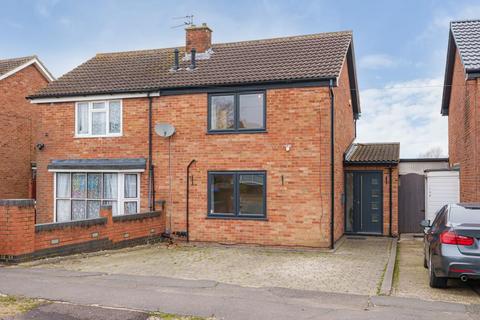 2 bedroom semi-detached house for sale, Meadowcroft,  Aylesbury,  HP19