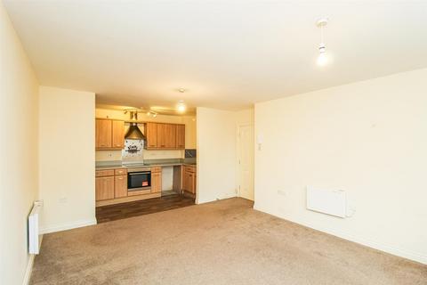 2 bedroom ground floor flat for sale, Mayfair Court, Wakefield WF2