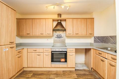 2 bedroom ground floor flat for sale, Mayfair Court, Wakefield WF2