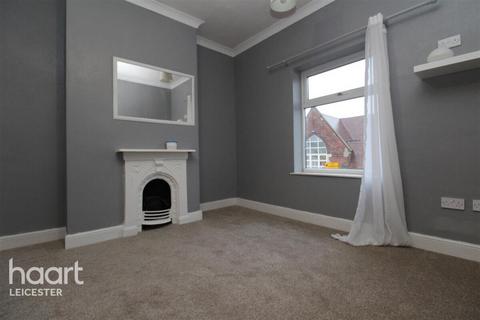 2 bedroom terraced house to rent, High Street, Leicester