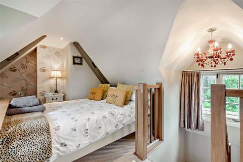 Top Cottage Bell Yard, Broadway, WR12 7DY