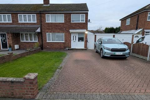 3 bedroom semi-detached house to rent, Wombridge Road, Telford, Shropshire, TF2